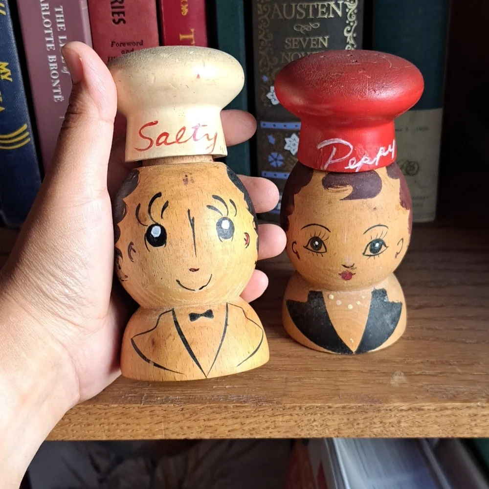 Vtg Volco Brand Japan Wooden Salty & Peppy Shaker Set Anthropomorphic Kitschy